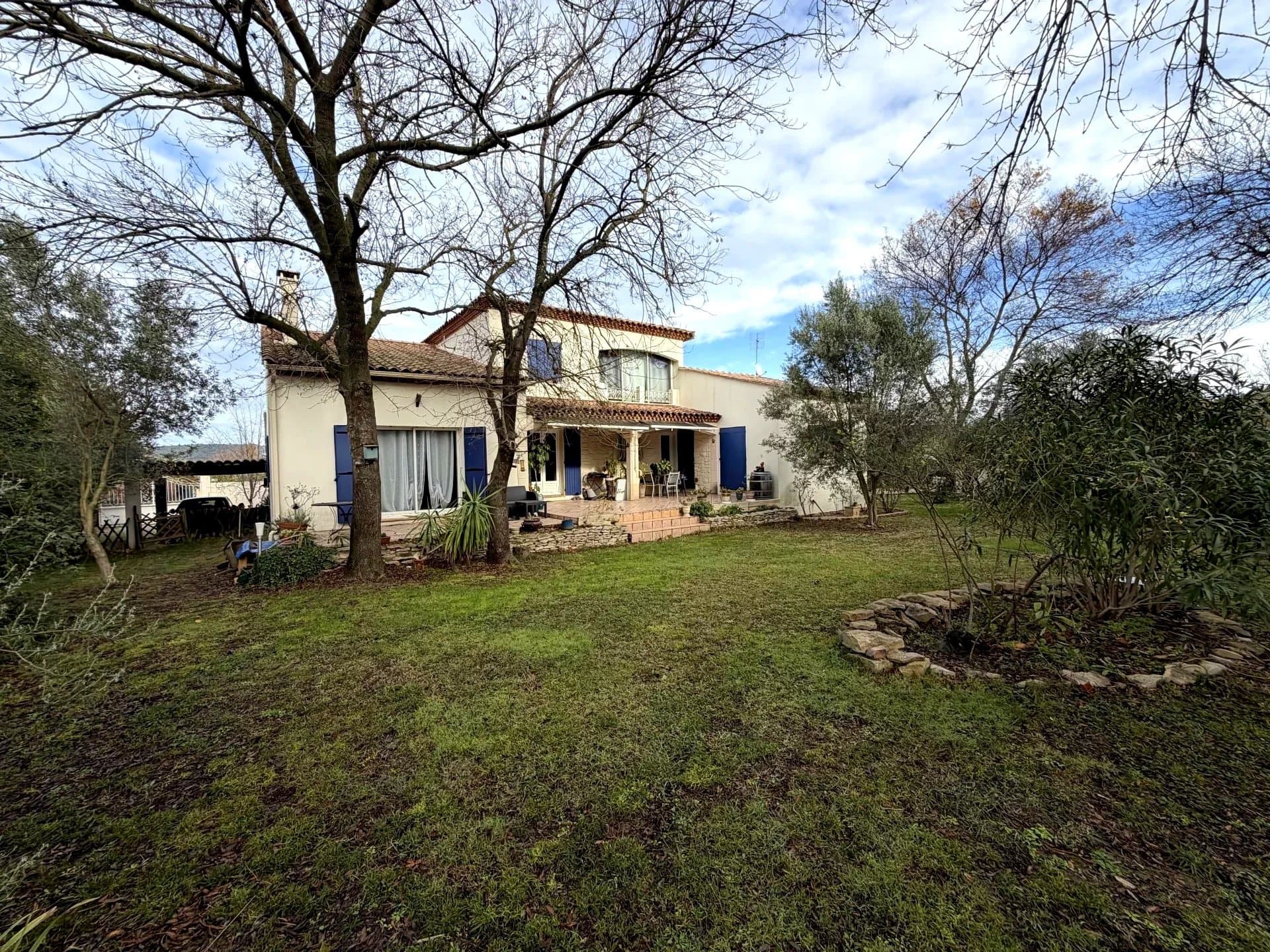 Maison 6 pièces 195m²